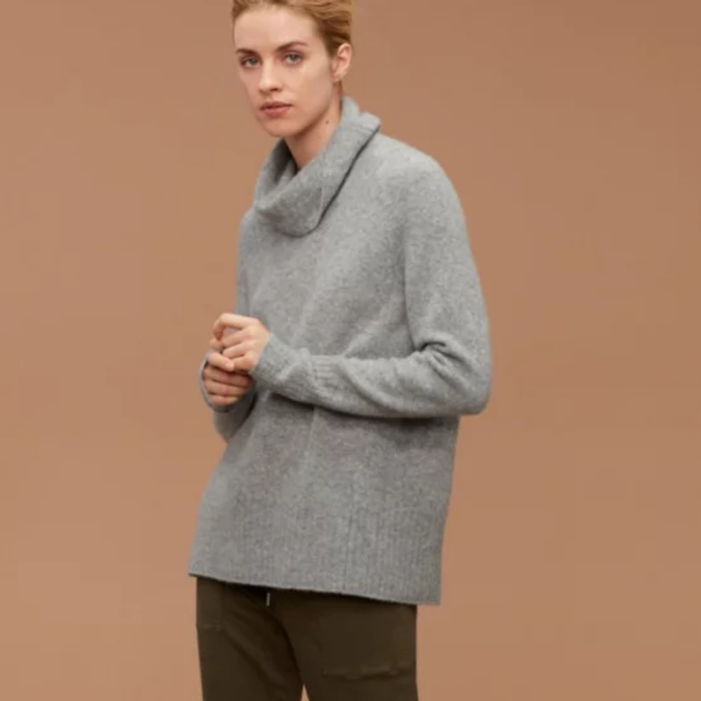 Aritzia /// Community Plutarch Wool Sweater